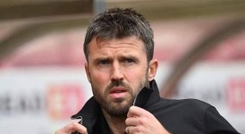 曼联宣布新帅人选：卡里克时隔四年回归，携四名助手签约半年