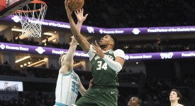 字母哥24+4+7米勒空砍31分 雄鹿击败黄蜂